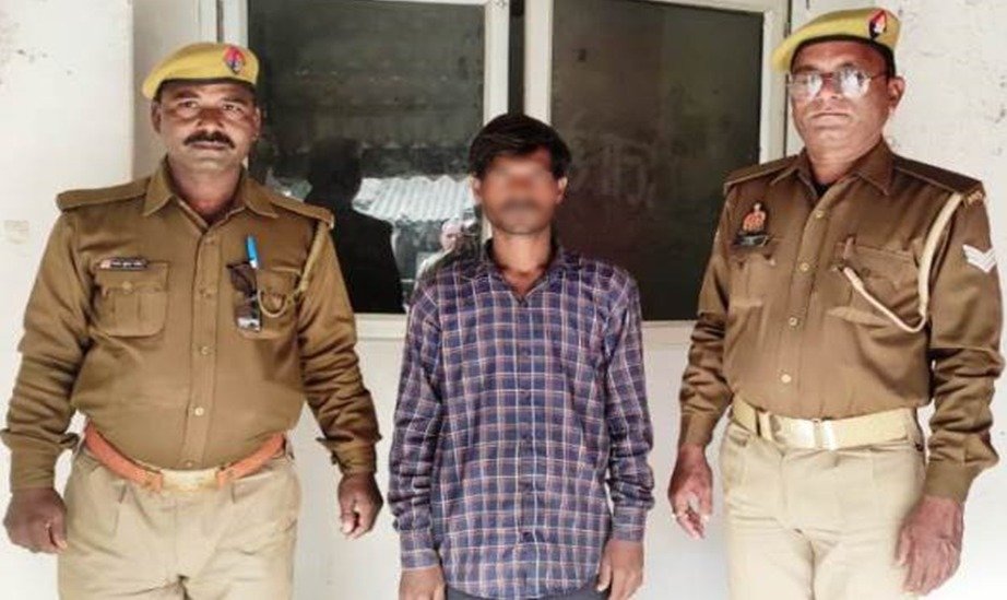*थाना फूलपुर पुलिस ने अभियुक्त कमला उर्फ गुड्डू बनवासी को किया गिरफ्तार कब्जे से 120 ग्राम नशीले पदार्थ बरामद*