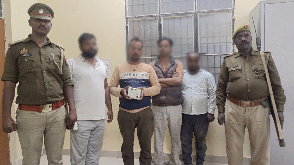 थाना सिंधोरा पुलिस ने जुआ खेल रहे चार अभियुक्तों को किया गिरफ्तार, 
