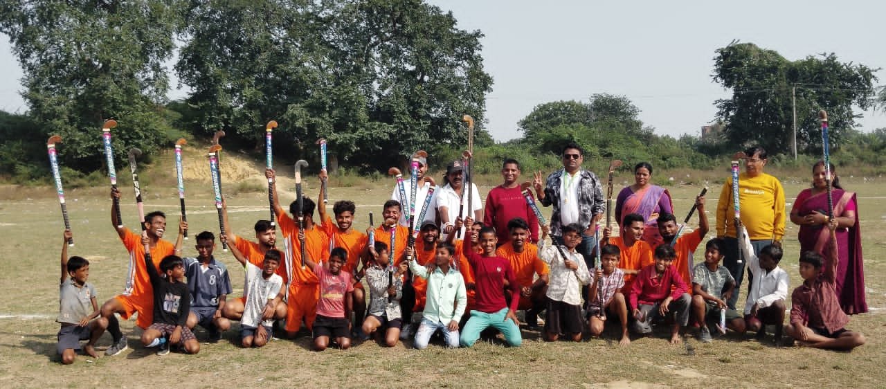 हाकी संघ की स्थापना के सौ वर्ष पूरे होने पर महिला पुरुष हाकी प्रतियोगिता जज्बे -जुनून के साथ हुआ सम्पन्न।