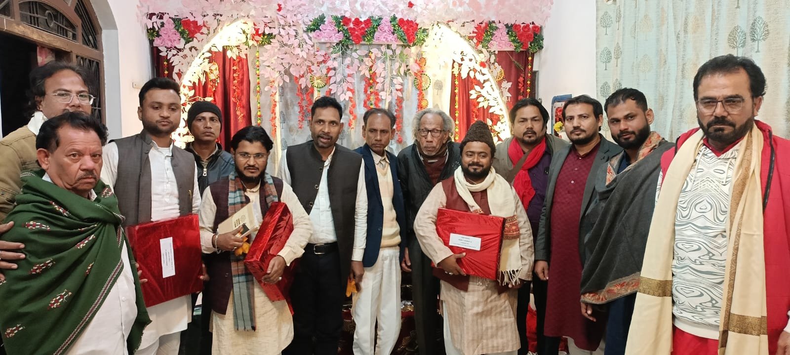 तरही महफिल में रातभर गूंजती रही अहलेबैत की मिदहत, शायरों ने पेश किया शानदार कलाम