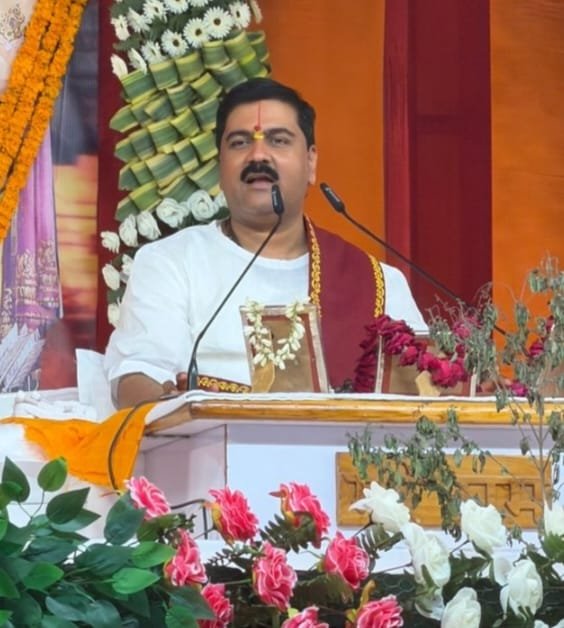 रामचरितमानस से जीवन जीने की दिशा मिलती है: राजन जी महाराज