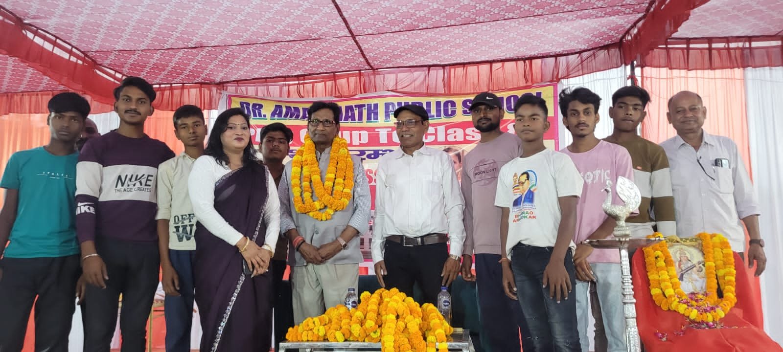 विद्यामन्दिरों में शिक्षा के साथ संस्कार ,राष्ट्रभक्ति का भाव बच्चों में जगाना जरूरी